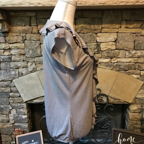 NWT Ann Taylor LOFT Cap Sleeve Ruffle Top Small - Picture 4 of 8